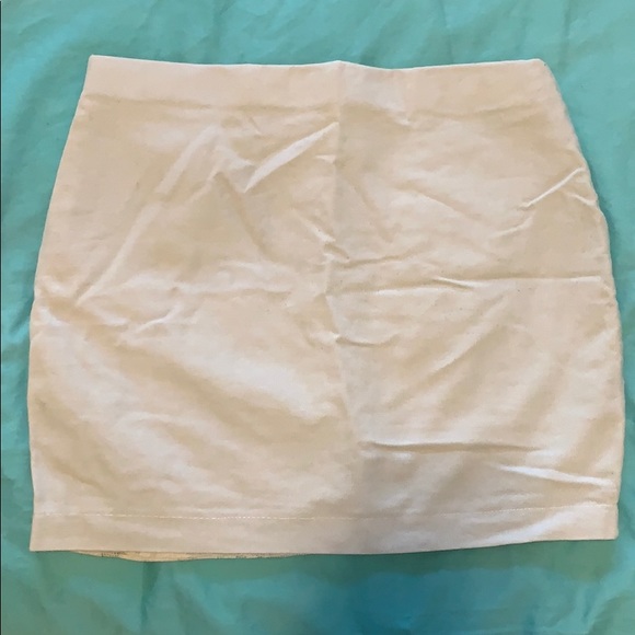 Zara Beaded Mini Skirt - Picture 2 of 6